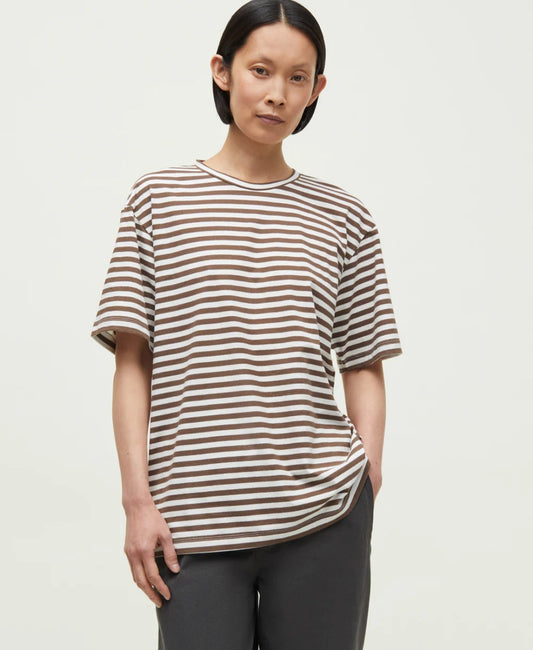 Aiayu - Classic Circular Tee Striped, Fås i to farver - Mix Night og Mix Coffee