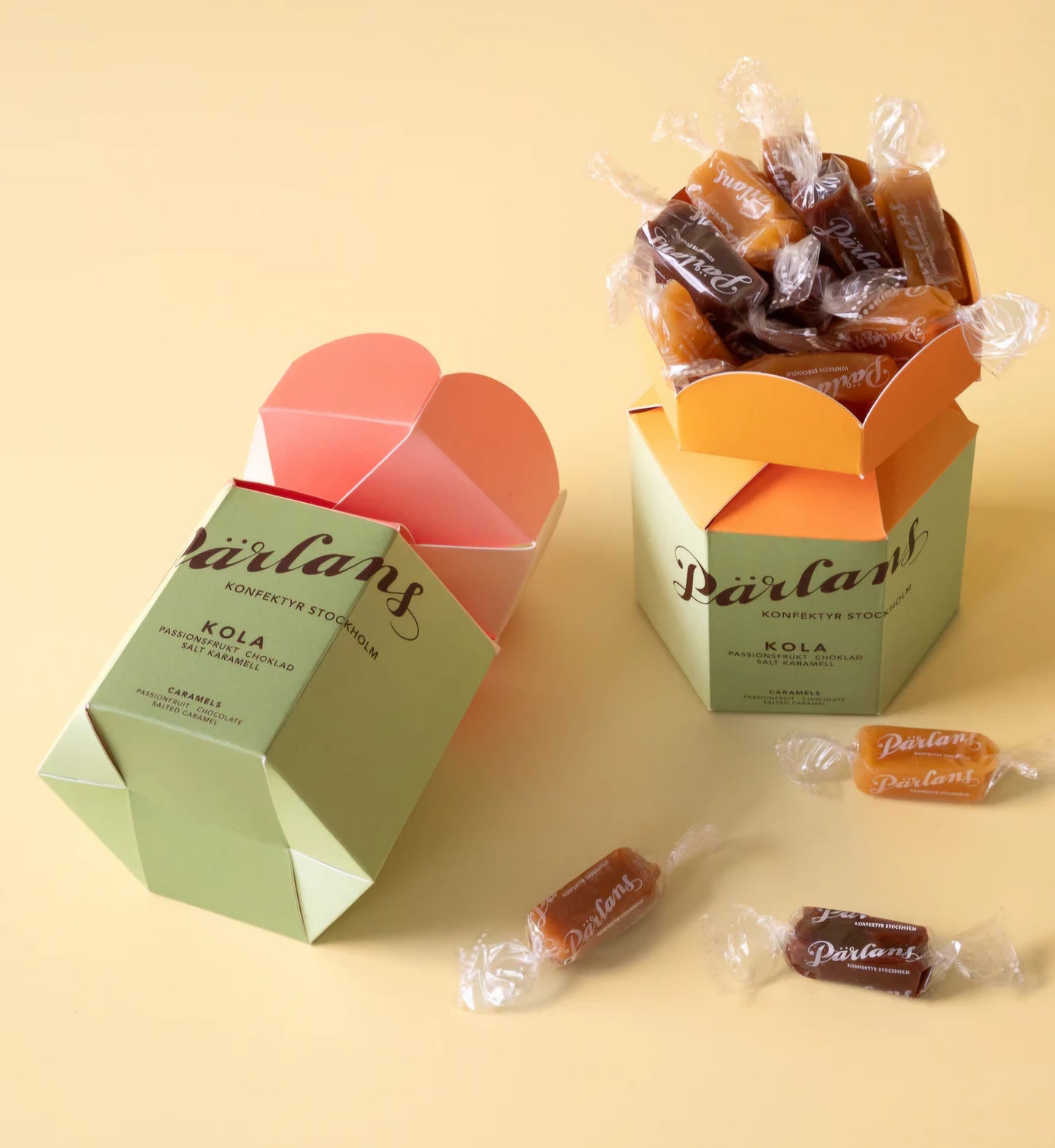 Pârlans Konfektyr Stockholm - Blomsterboks med 12 stk. Karameller - Passionsfrugt, Chokolade og Saltkaramel, 120 gr.