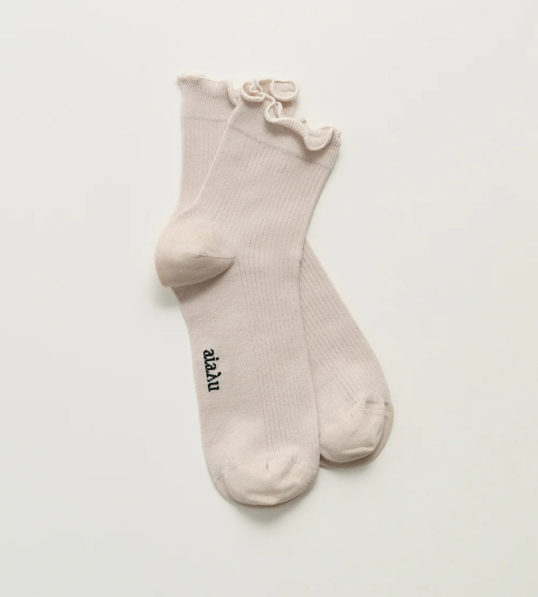 aiayu - Cotton Frill Sock, Fås i farverne Milk, Black og Chocolate