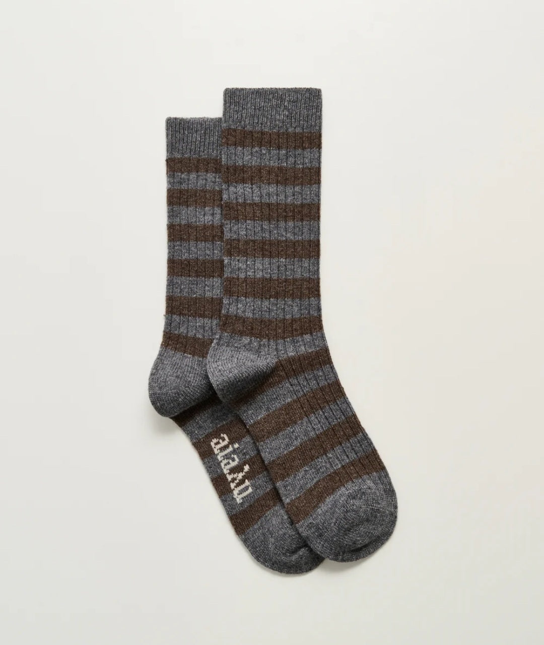 aiayu - Striped Cashmere Sock, Fås i farverne Mix Grey og Mix Beige
