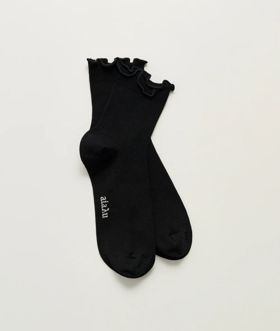 aiayu - Cotton Frill Sock, Fås i farverne Milk, Black og Chocolate