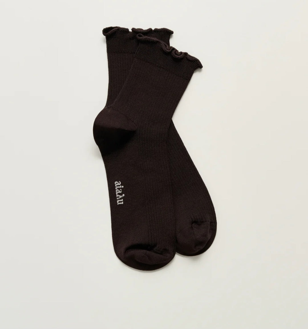 aiayu - Cotton Frill Sock, Fås i farverne Milk, Black og Chocolate