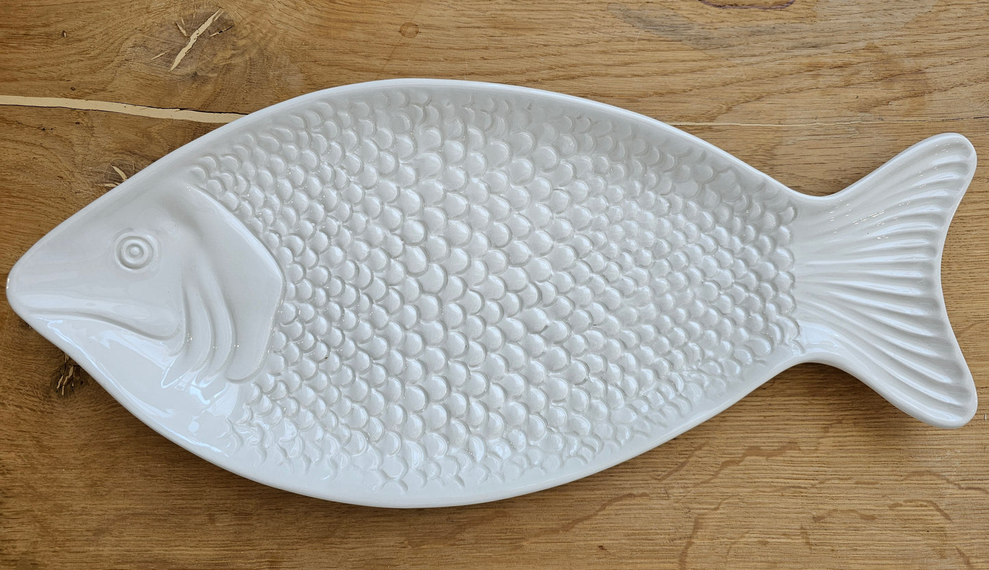 Caja Company - Fiskeformet fad, italiensk fajance, 40x17 cm., creme