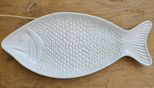Caja Company - Fiskeformet fad, italiensk fajance, 40x17 cm., creme