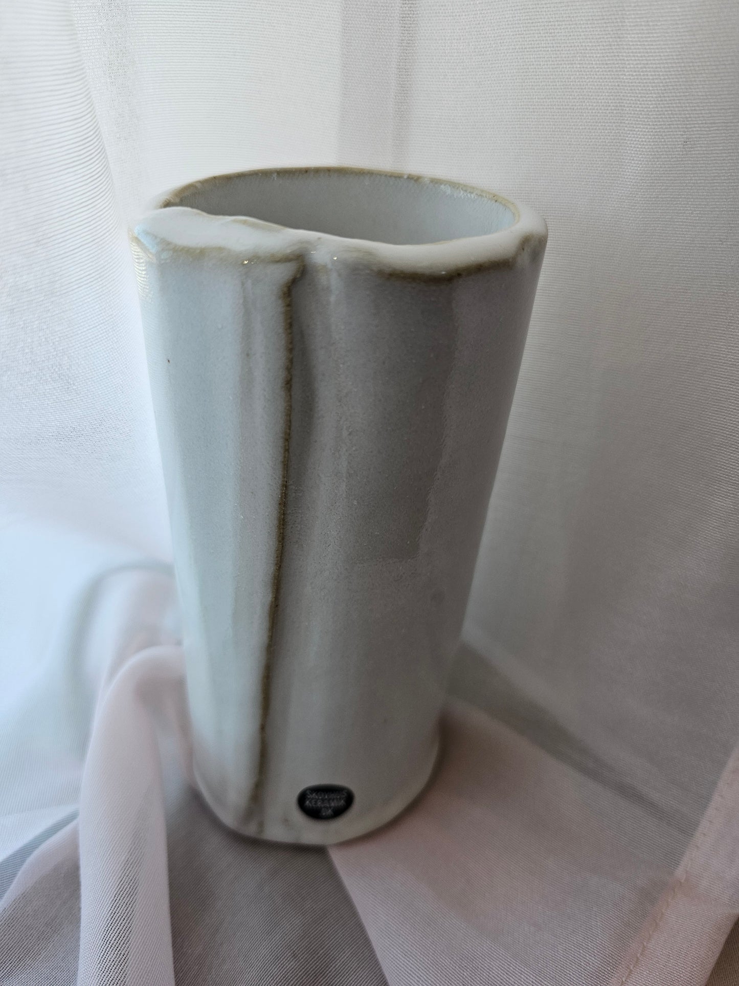 Skovhus Keramik - Vase, Fås i farverne rosa, creme og coffee
