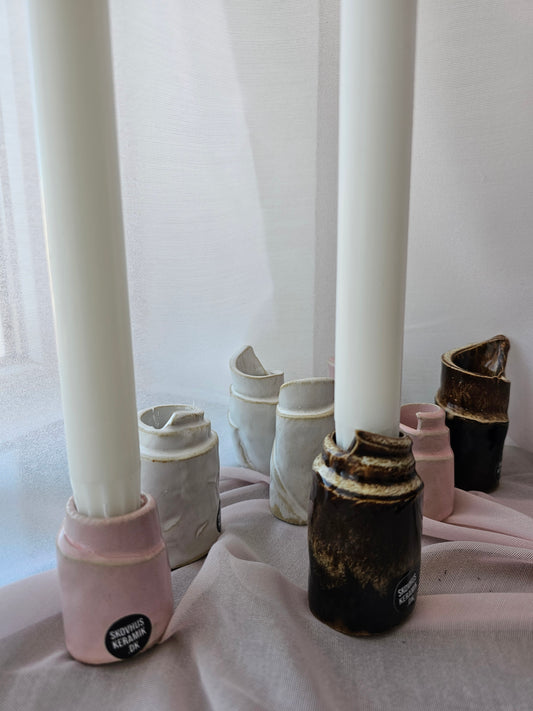 Skovhus Keramik - Lysestage, Fås i farverne rosa, creme og coffee