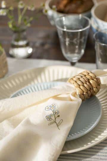 Ib Laursen - Mundserviet, Flora butter cream w/forget me not