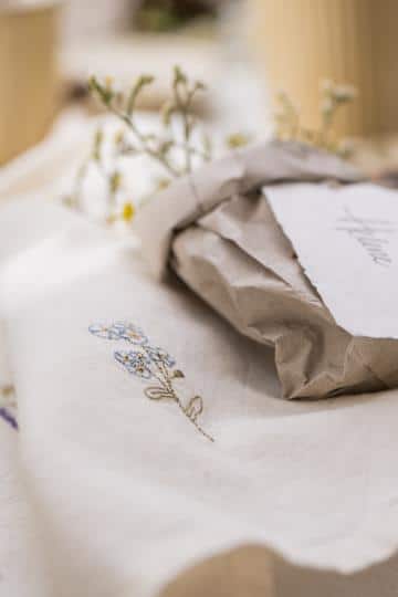 Ib Laursen - Mundserviet, Flora butter cream w/forget me not