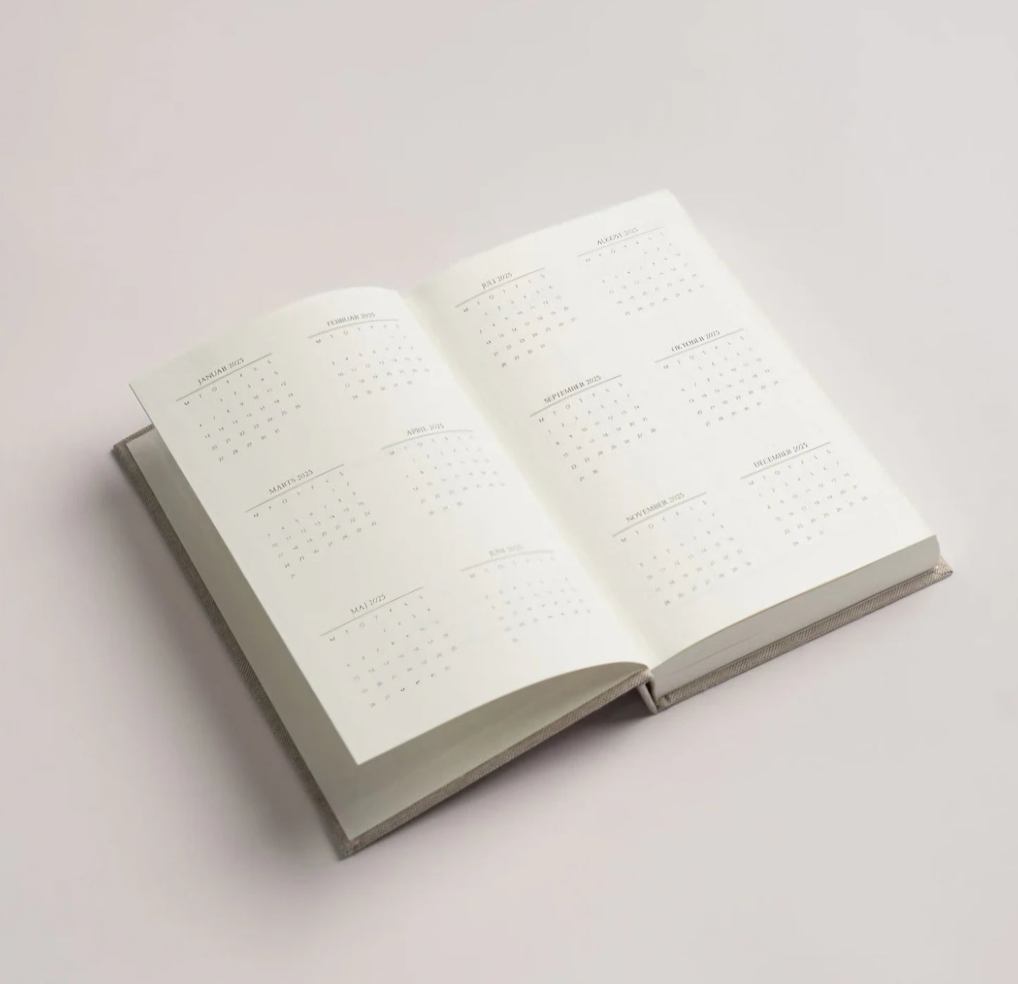 New Mags - Dagskalender År 2025, 13,5x2,6x21,5 cm., Beige