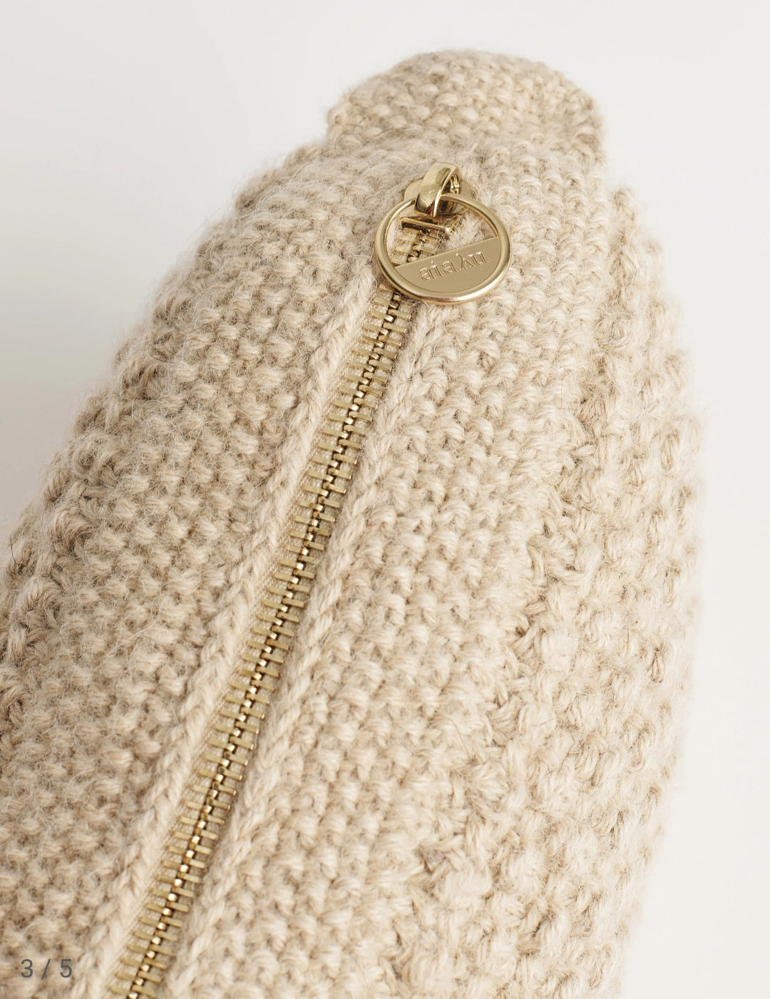 aiayu - Helen Classic Bag, 17x26 cm., Fås i farverne Wheat og Black