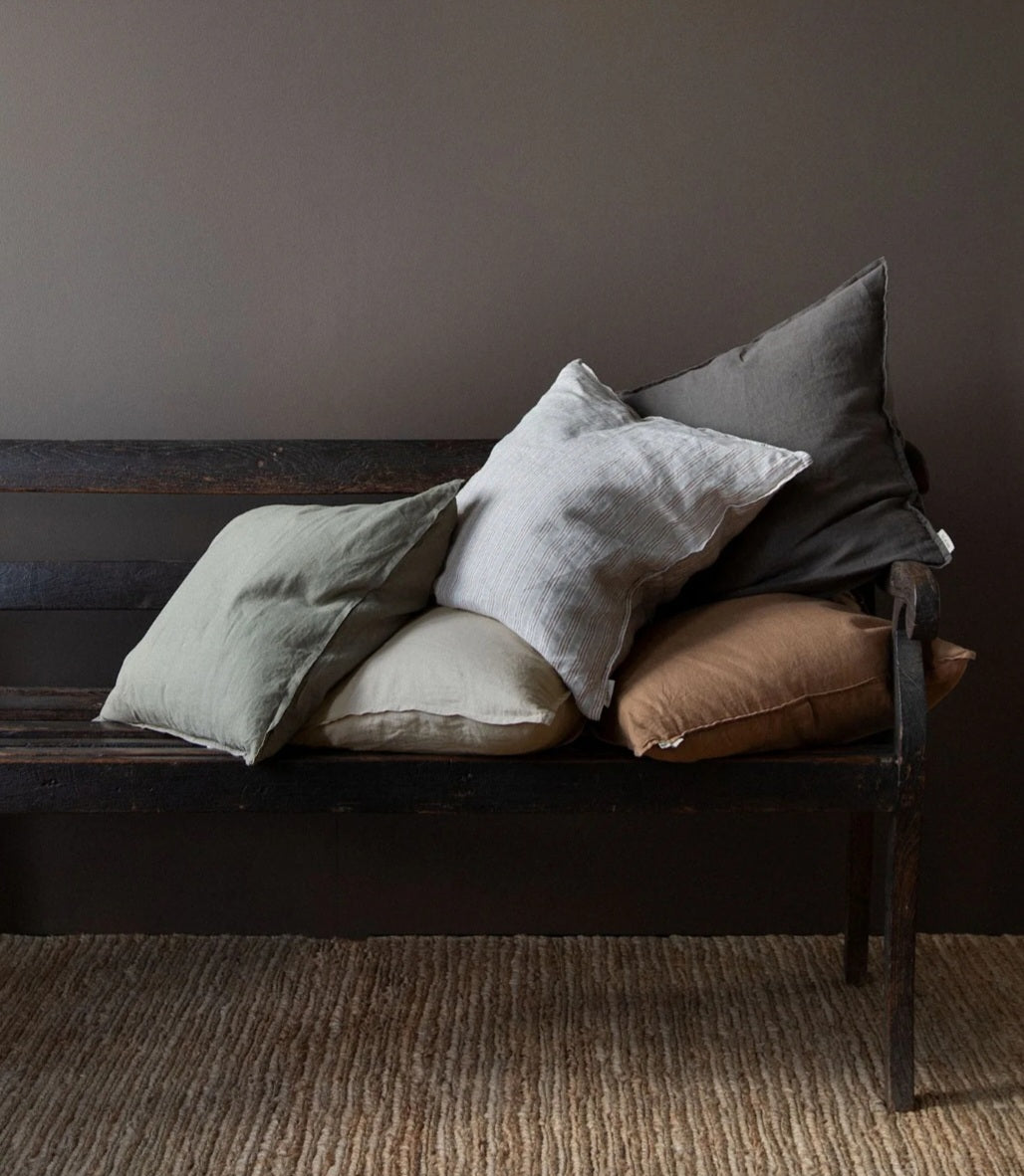 Tell Me More - Hør Pudebetræk, Nålestribet Sort/Hvid, 50x50 cm.