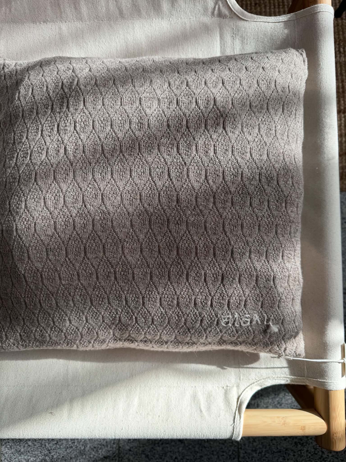 aiayu - Raul Classic Pude, 50x50 cm., Fås i 2 farver - Nougat Melange & Desert Blush