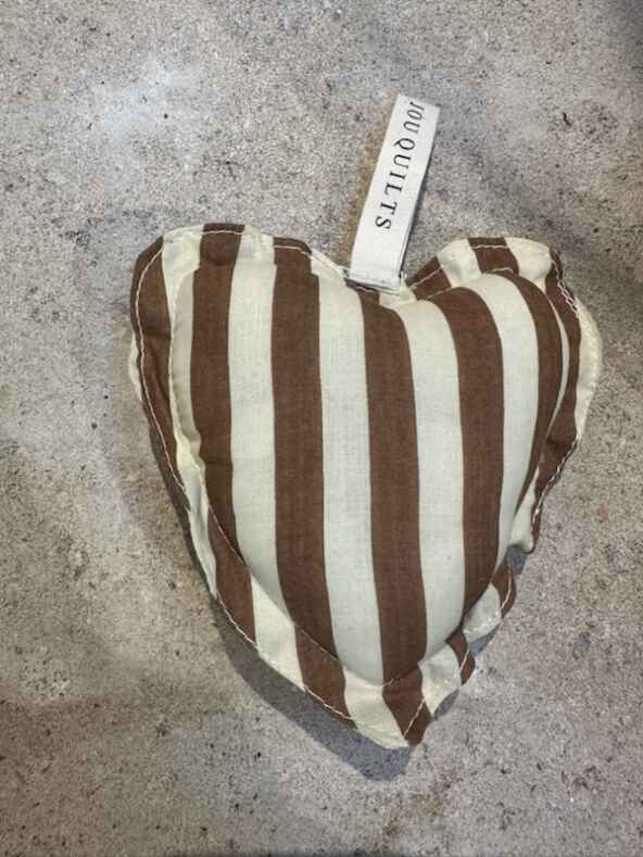 Jou Quilts - Frilled Hearts, Fås i 6 smukke mønstervarianter
