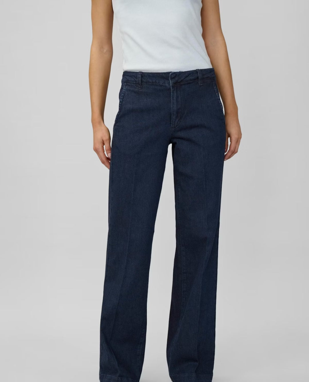 My Essential Wardrobe - The Lara Pant, Fås i Black Wash og Dark Blue Un-Wash