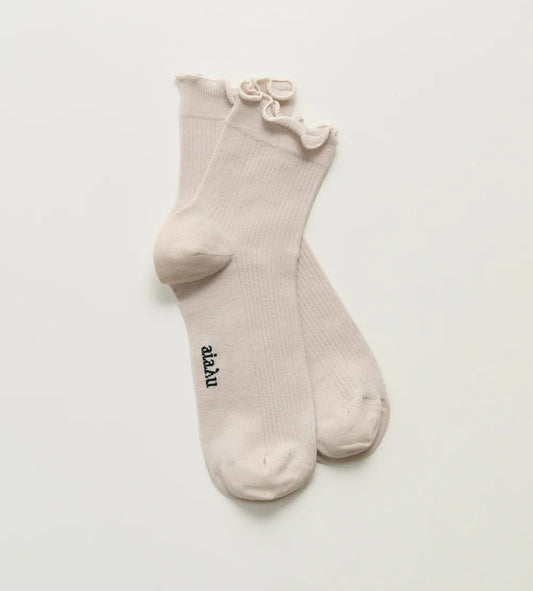 aiayu - Cotton Frill Sock, Fås i farverne Milk, Black og Chocolate