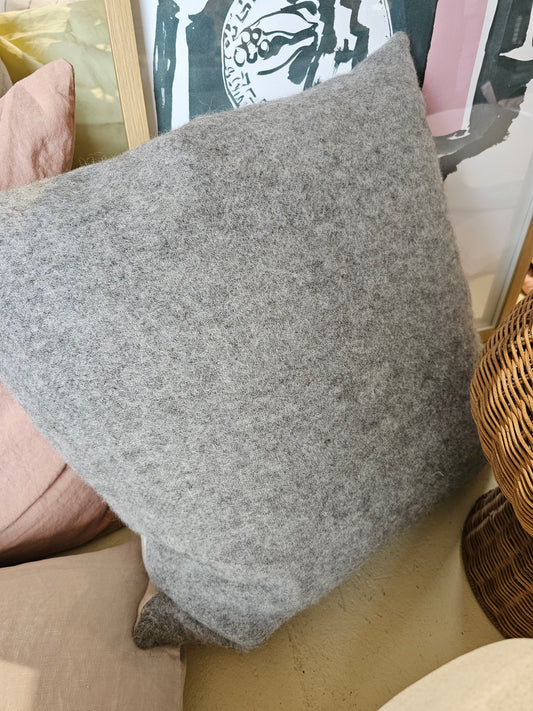 Silkeborg Uldspinderi - Gotland Pude, 50x50 cm., Nordic Grey og Gotland Brown