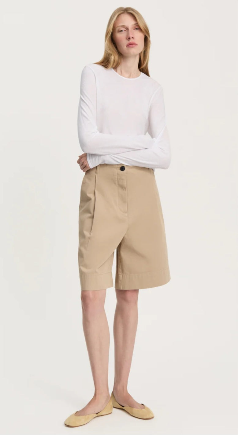 aiayu - Willy Shorts - Fås i farverne Semolina & Black Navy