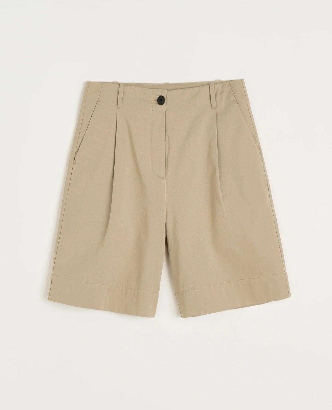 aiayu - Willy Shorts - Fås i farverne Semolina & Black Navy