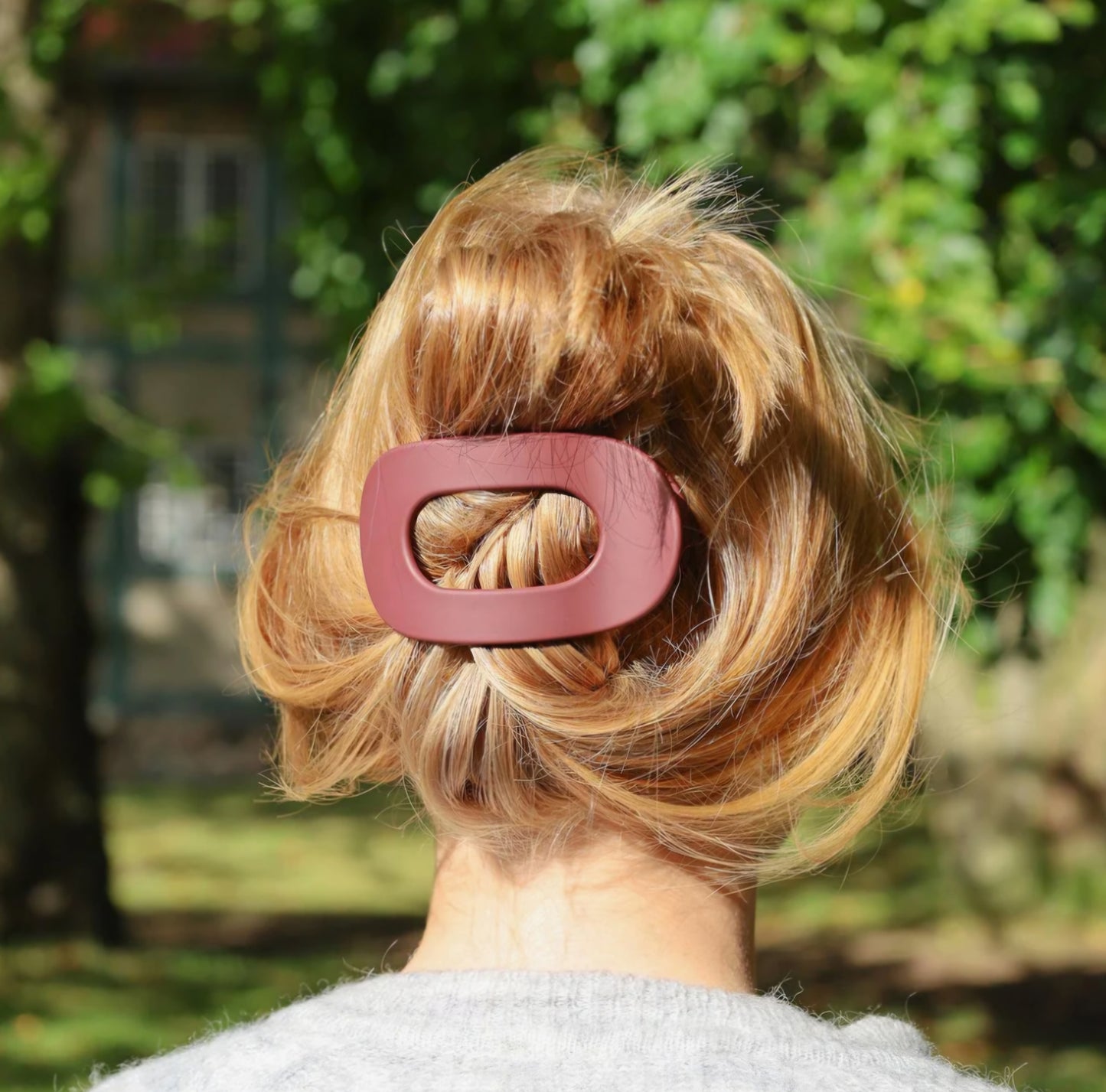 ByStær - Eva Hårklemme, Mellem - Fås i farverne Mat Bordeaux, Mat Brun, Mat Lys Beige & Mat Beige