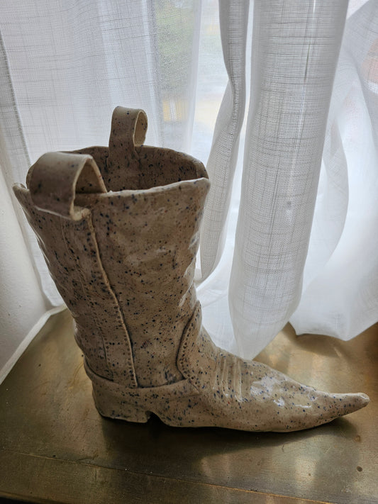 Holland Atelier - Ranch Vase, Fås i 4 forskellige farver - Beige, Lysebrun, Lysegrøn & Mørkeblå