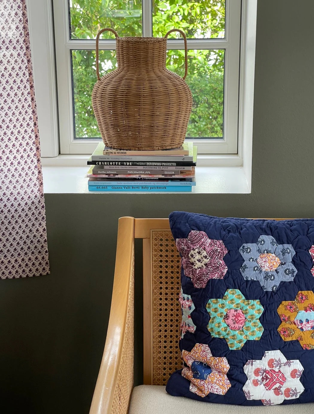 Jou Quilts - JOU Rattan Vase with handles