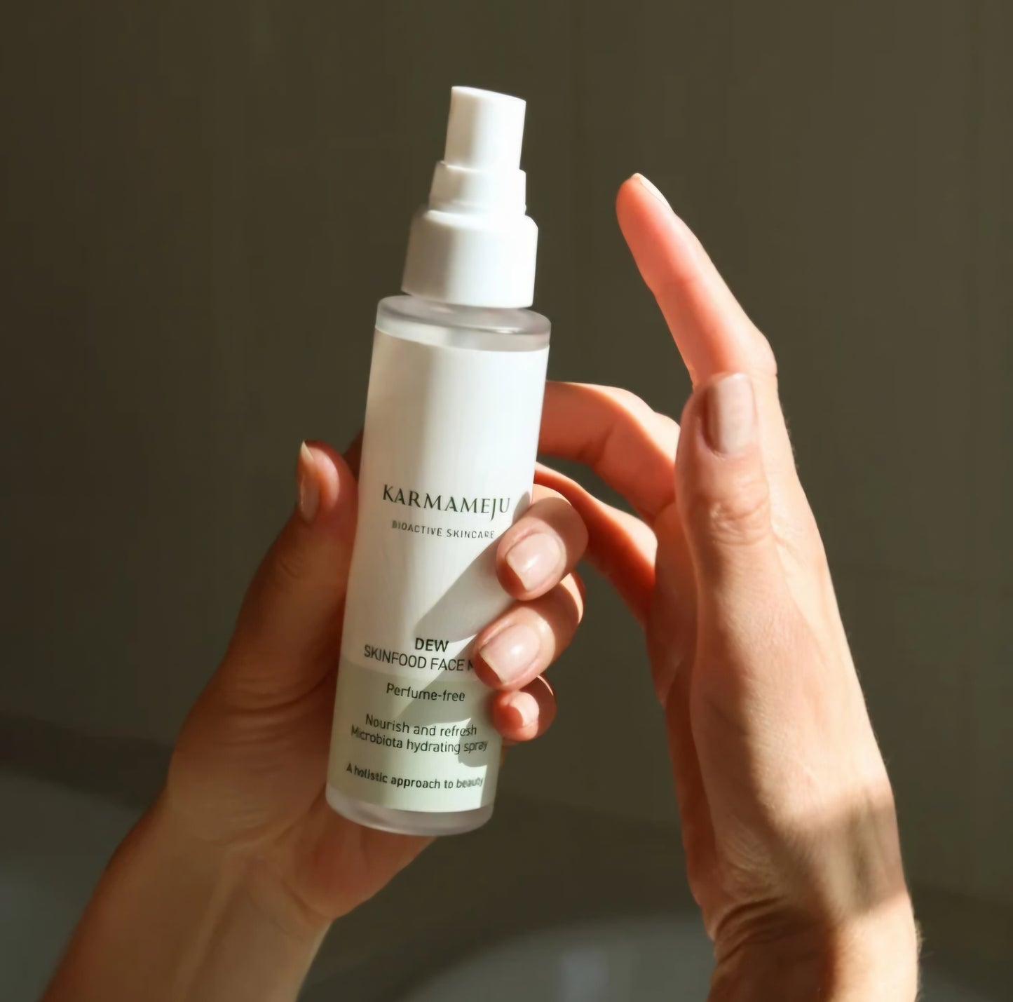 Karmameju - DEW skinfood face mist, Alle hudtyper, Parfumefri, 100 ml.