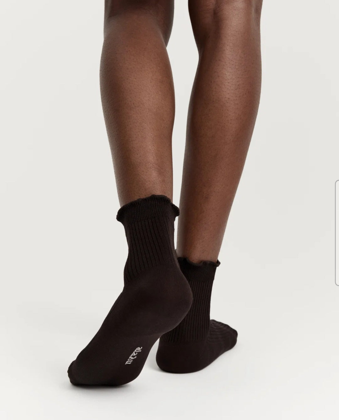 aiayu - Cotton Frill Socks, Chocolate