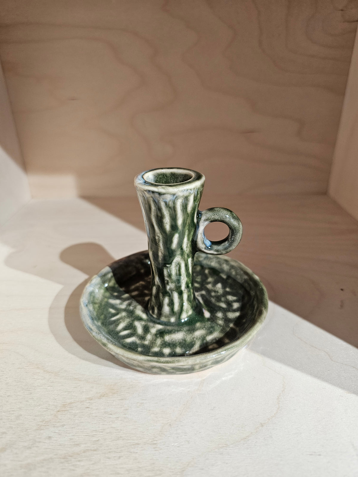 Nordiq - Nolia Lysestage Keramik, D10xH8,5 cm., Fås i 2 farver - Karry & Oliven