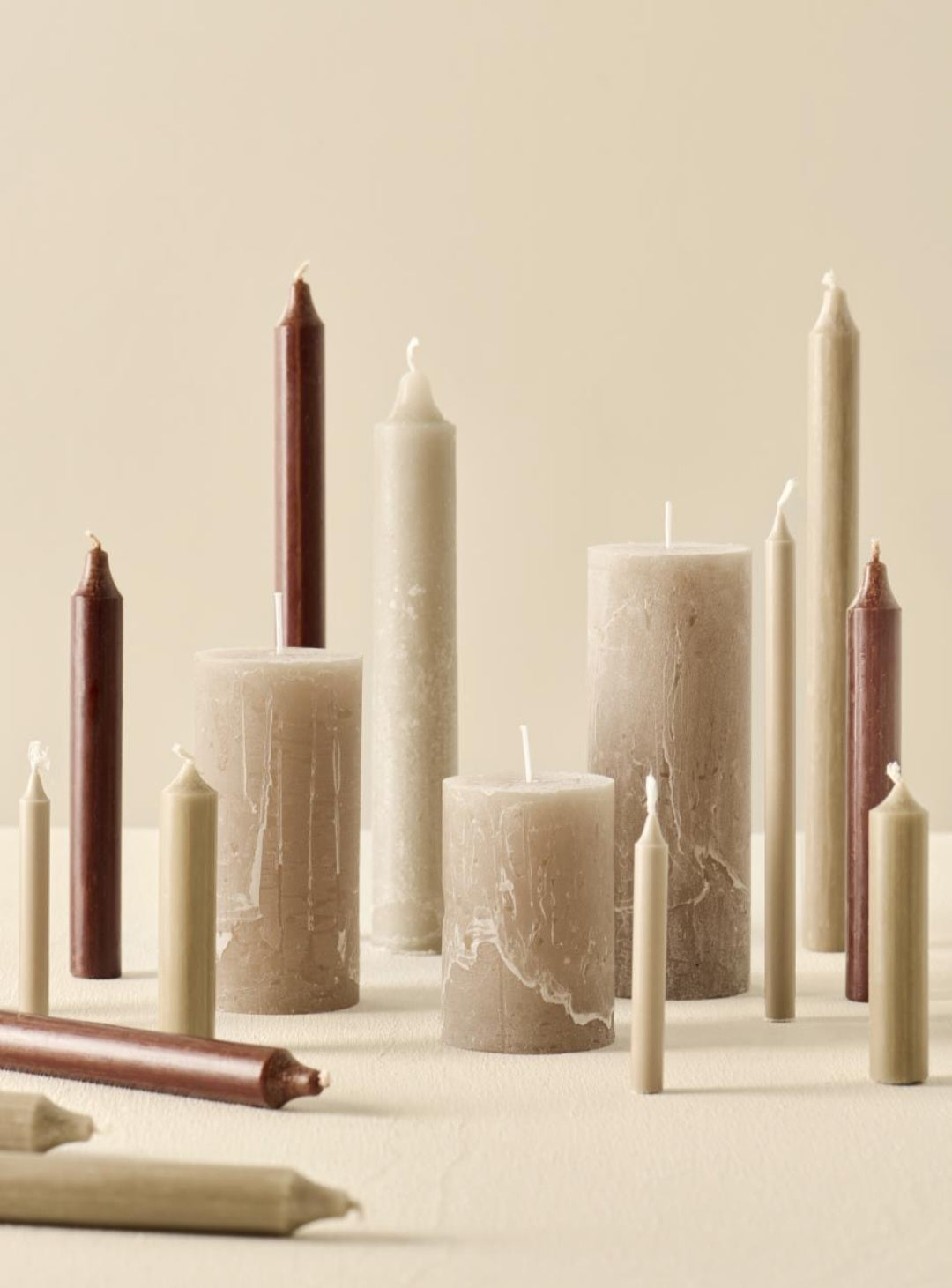 Ib Laursen - Rustiklys, Ø6,8xH18 cm., Fås i 4 farver - Hvid, Kit, Hør & Chocolate