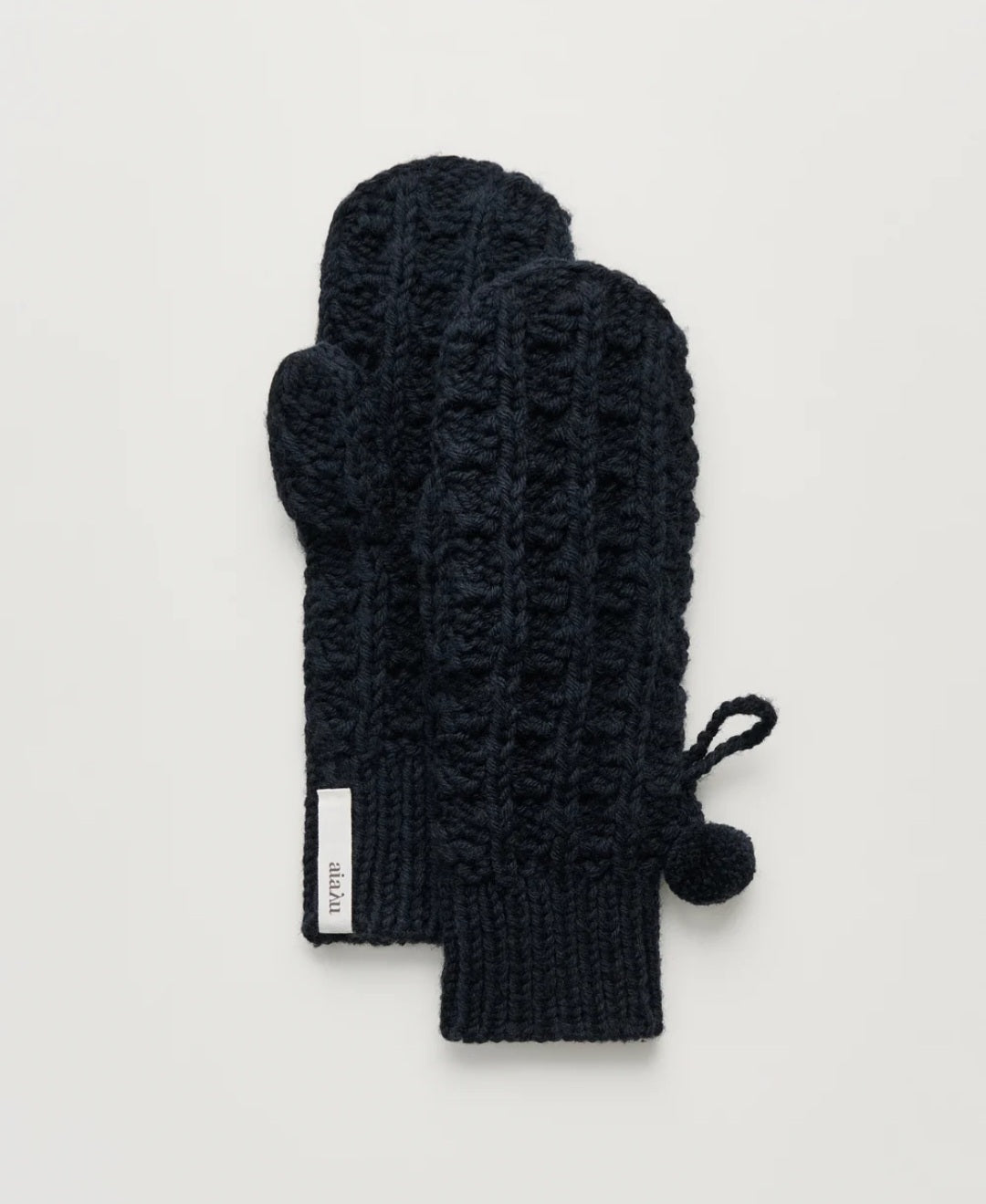 aiayu - Oponi Mittens, Highland Wool, Fås i 2 farver - Pure Ecru & Black Navy