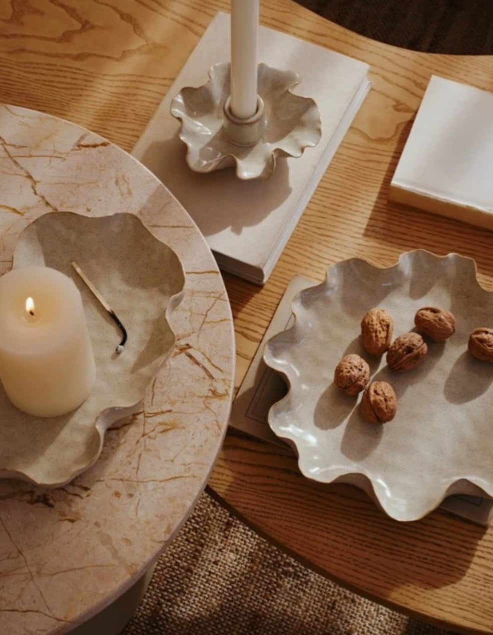 Broste Copenhagen - Cori Deko Tallerken, Keramik, White Cream - Fås i 2 varianter & størrelser