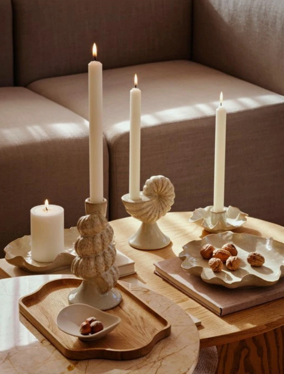 Broste Copenhagen - Cori Deko Tallerken, Keramik, White Cream - Fås i 2 varianter & størrelser