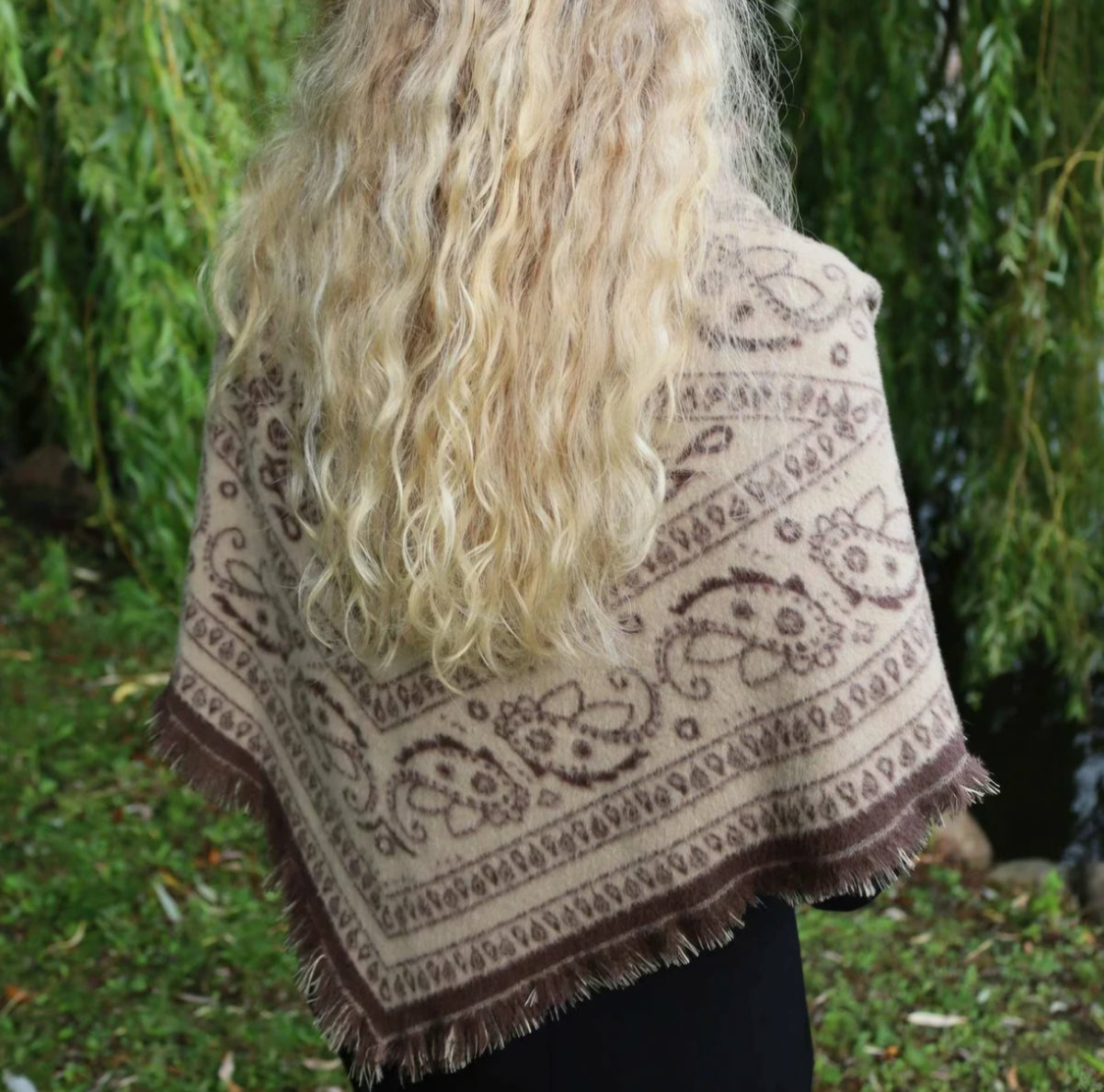 By Stær - Margot Tørklæde, Paisley Beige/Nougat