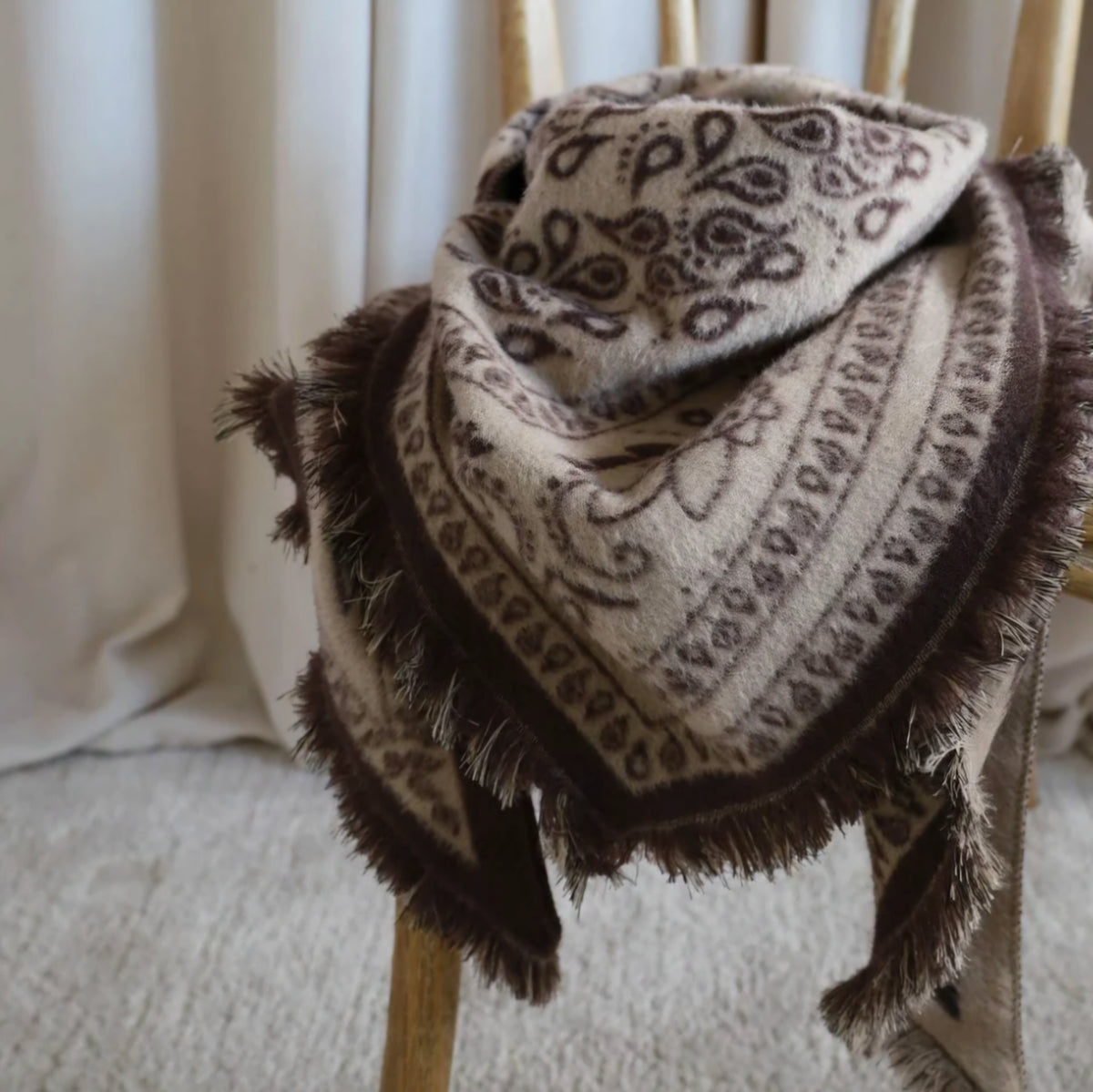 By Stær - Margot Tørklæde, Paisley Beige/Nougat