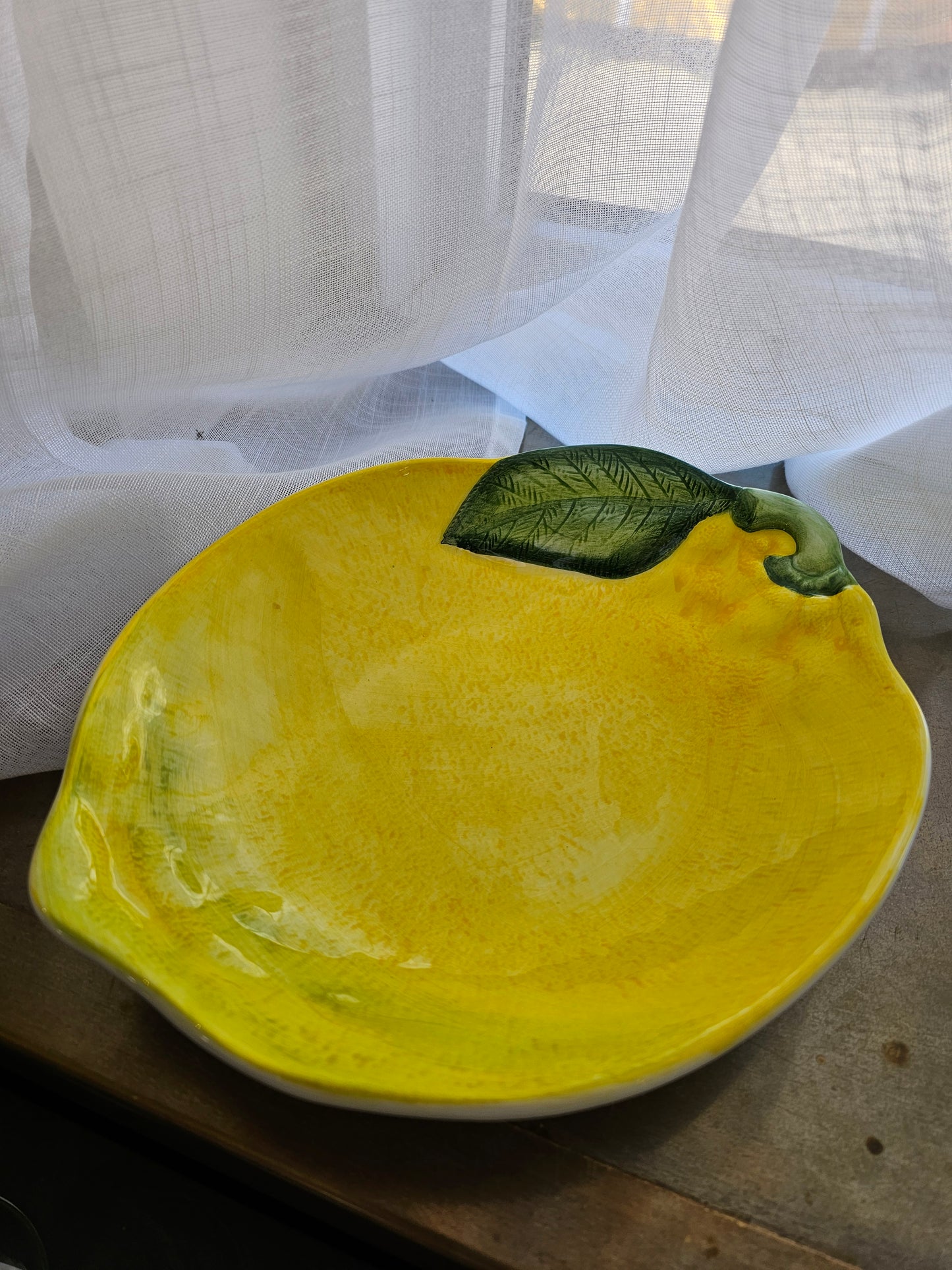 Caja Company - Citron Skål, Italiensk fajance, Fås i 2 størrelser - 18x13 cm. & 26x20 cm.