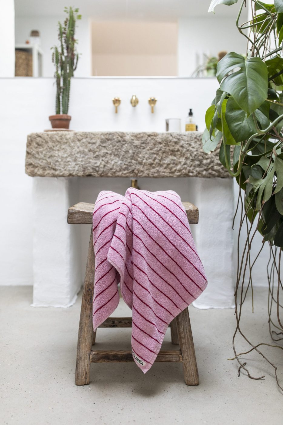 Bongusta - Bath Naram Towel, Baby Pink/Ski Patrol