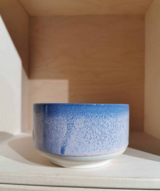 Studio Arhoj - Munch Bowl, Blå-lilla med rosa detaljer, Glaseret, M22