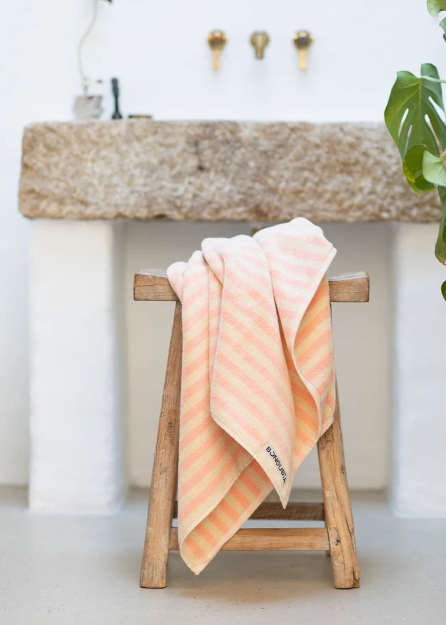 Bongusta - Naram Towels, Tropical & Creme, 50x80 cm