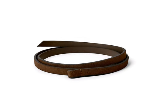 Infinito 2012 - Lili Bælte, Ruskind, Fås i farverne Mocha og Cognac