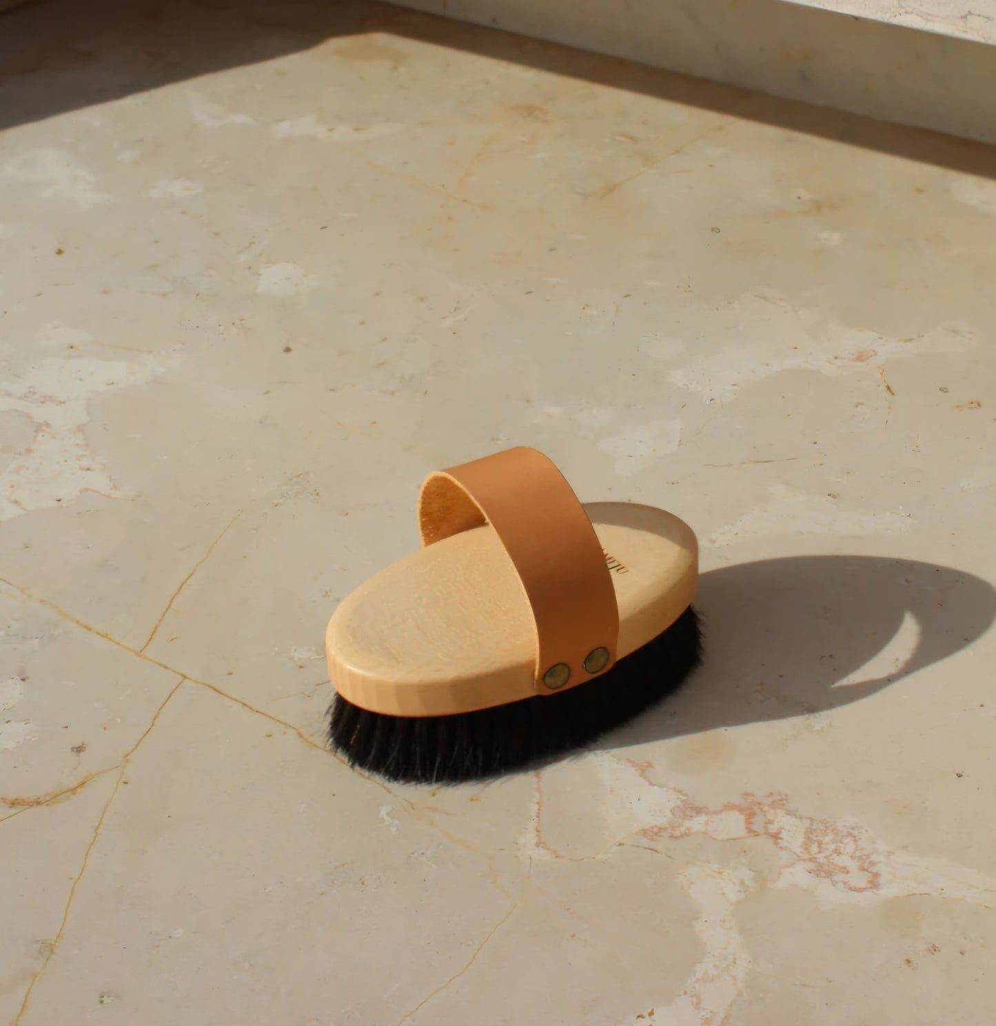 Karmameju - RECHARGE Tørbørste