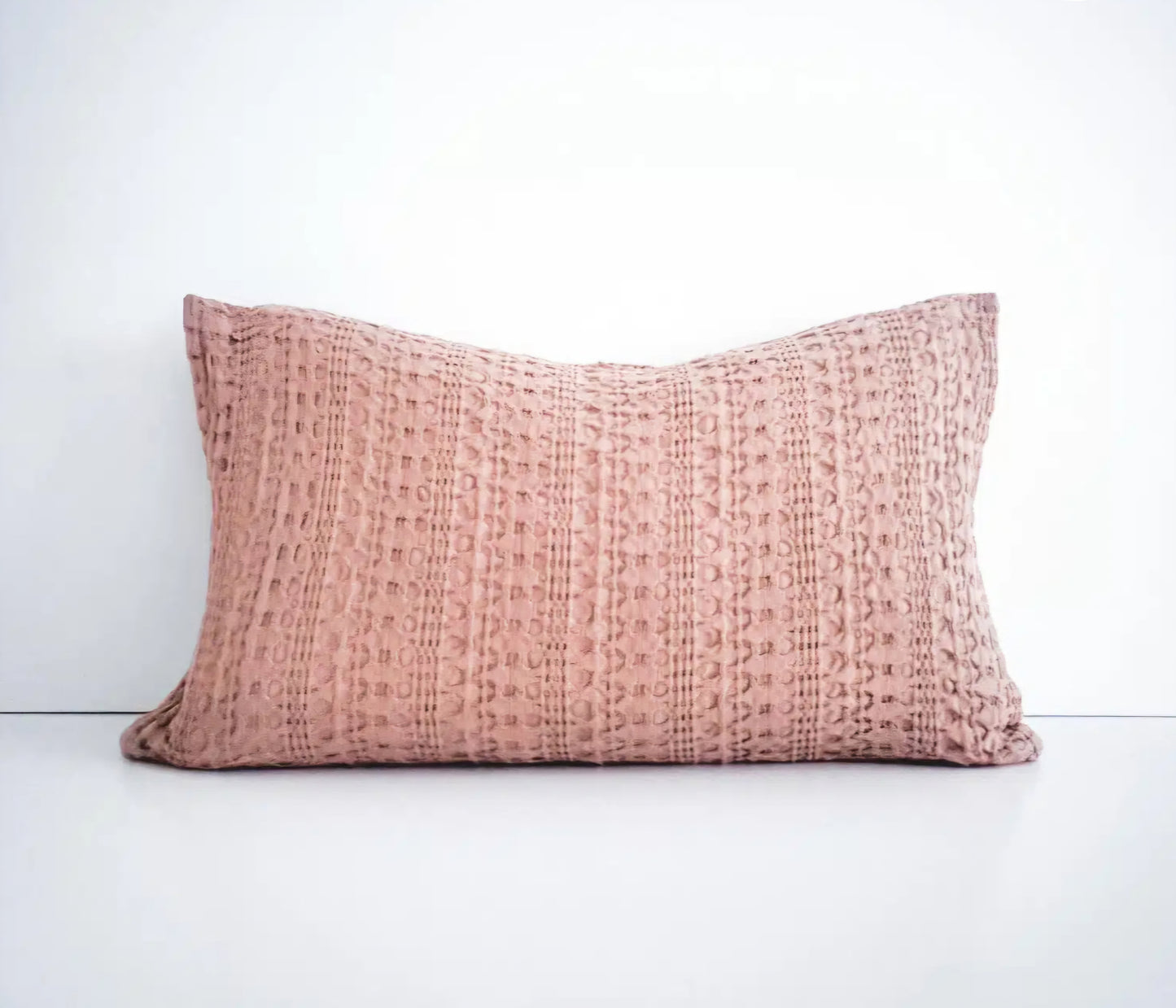 Manipura Living - Pudebetræk, Crochet Brun, 30x50 cm.