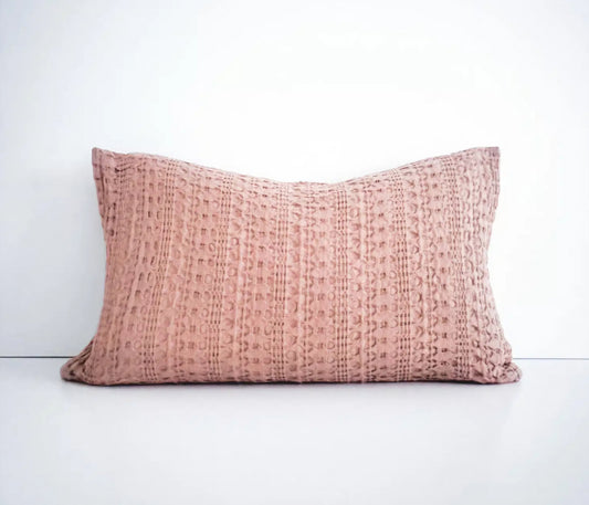 Manipura Living - Pudebetræk, Crochet Brun, 30x50 cm.