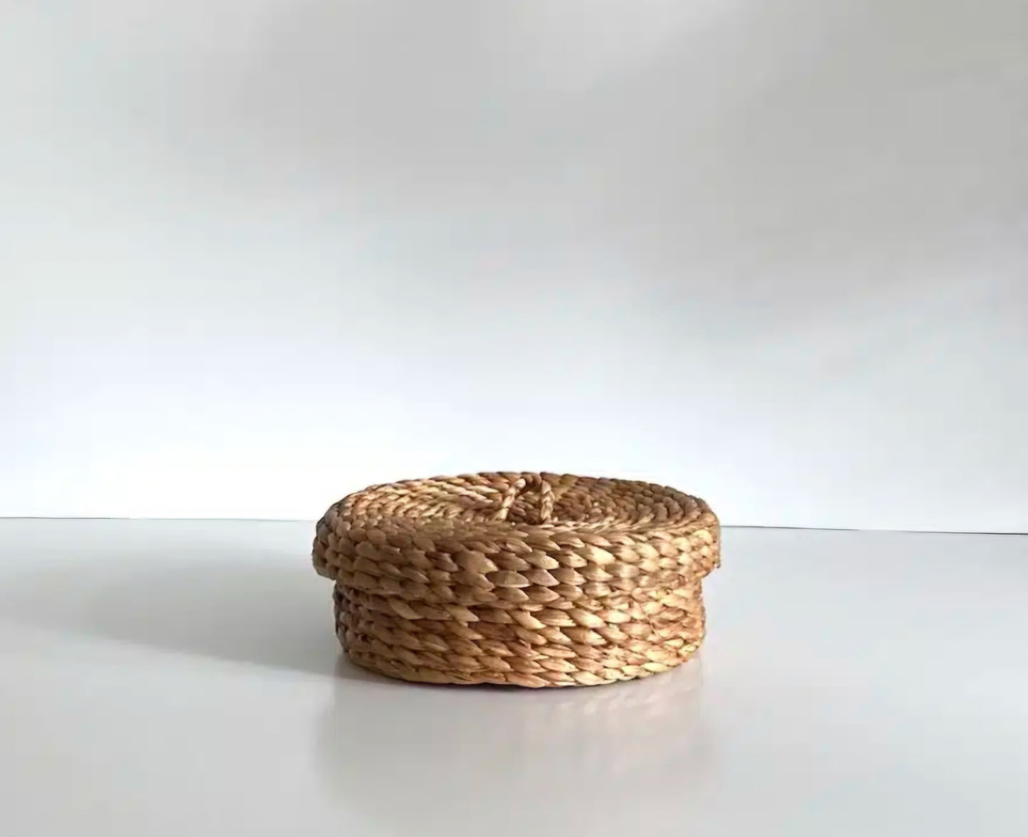 Manipura Living - Wave Æske m/Låg, Vandhyacint, Ø30 cm.