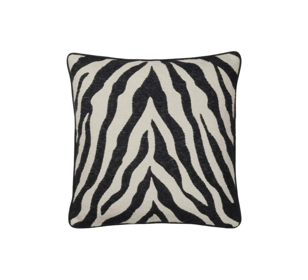 Broste Copenhagen - Zebra Pude inkl. monteringspude, Fås i 2 størrelser, Black/Light Beige