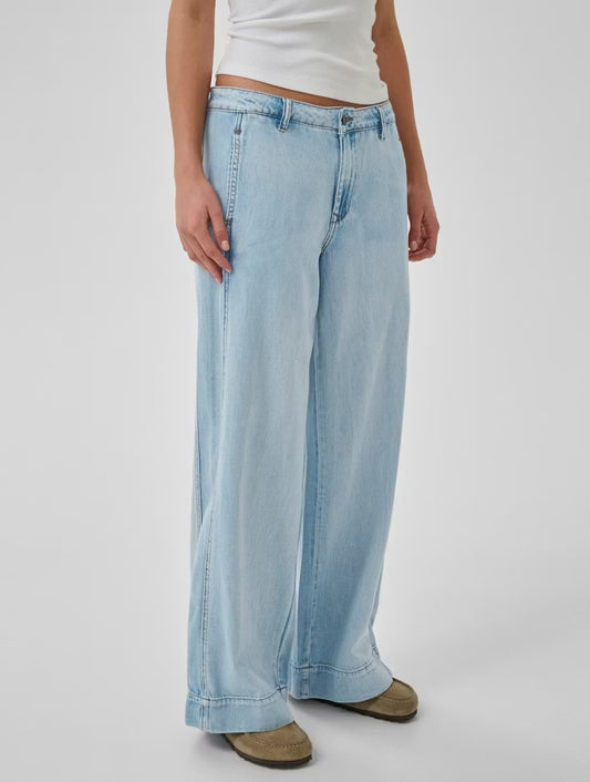 My Essential Wardrobe - Hilma MW Jeans, Light Blue Wash