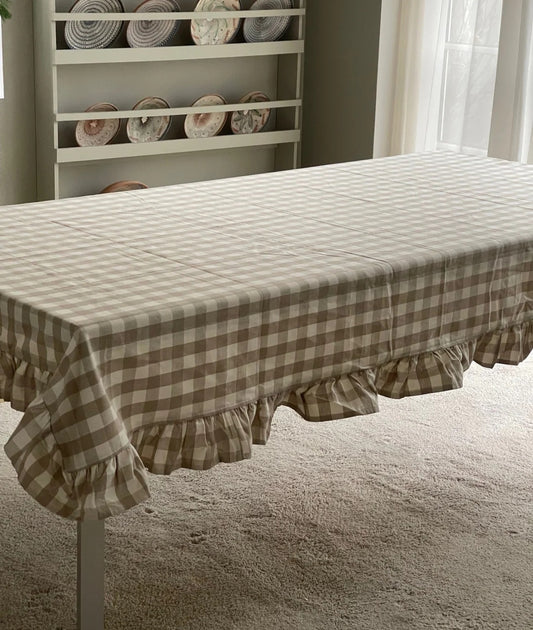 Jou Quilts - Frilled BISTRO Tablecloth, 140x220 cm., Cream